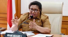 Wamendagri Ribka Haluksaat memimpin Rapat Pemungutan Suara Ulang (PSU) terhadap Hasil Pemilihan Kepala Daerah Serentak Tahun 2024 di Provinsi Papua. Acara ini berlangsung secara virtual dari Gedung Pusat Kemendagri Jakarta, Selasa (22/4/205). 