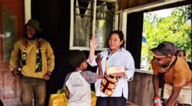 Kunjungan Anggota DPR Provinsi Papua Tengah, Nancy Raweyai Ke Cabang Ko'Membaca Nusi di Nabire