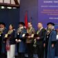 Penghargaan Ganesa Wirya Jasa Adiutama dari Institut Teknologi Bandung (ITB) diberikan kepada PTFI atas kontribusinya sebagai mitra strategis jangka panjang Fakultas Teknik Pertambangan dan Perminyakan (FTTM) ITB dalam pengembangan pendidikan, riset, dan sumber daya manusia di bidang teknik pertambangan dan energi.