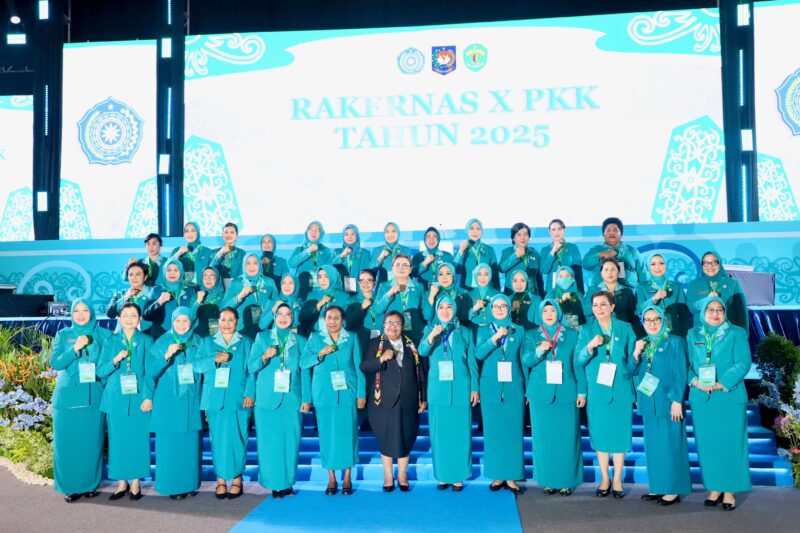 Wakil Mentri Dalam Negri, Ribka Haluk Membuka Rakernas X TP PKK di Samarinda, Kalimantan Timur
